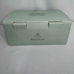 PartyLite Green Box contains 30 tea lights/aroma melts